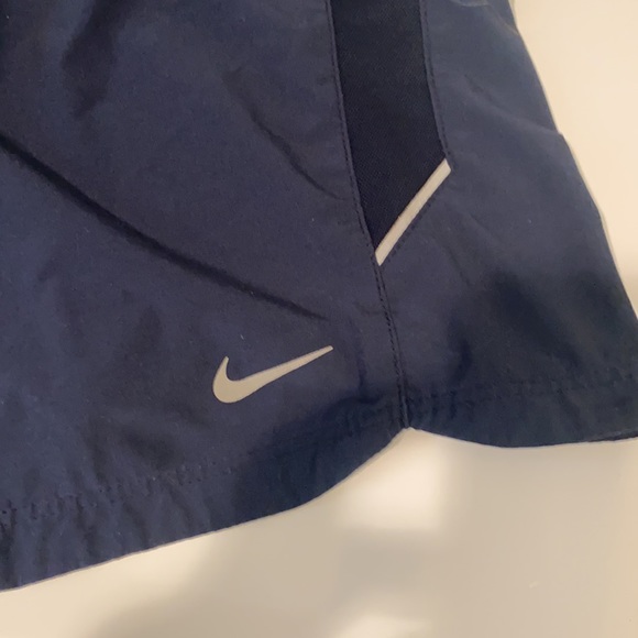 Navy Blue men’s Nike running shorts with liner - Picture 2 of 4